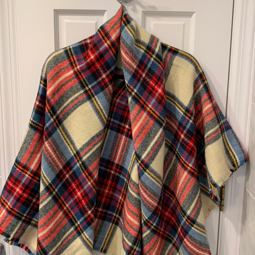 Plaid wrap. 100% acrylic